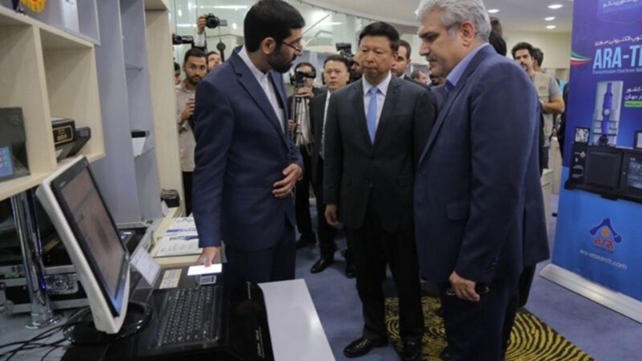 بازدید وزیر امور بین الملل حزب کمونیست چین ار پارک فناوری